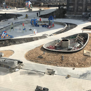 Кладка тротуарной плитки, благоустройство двора